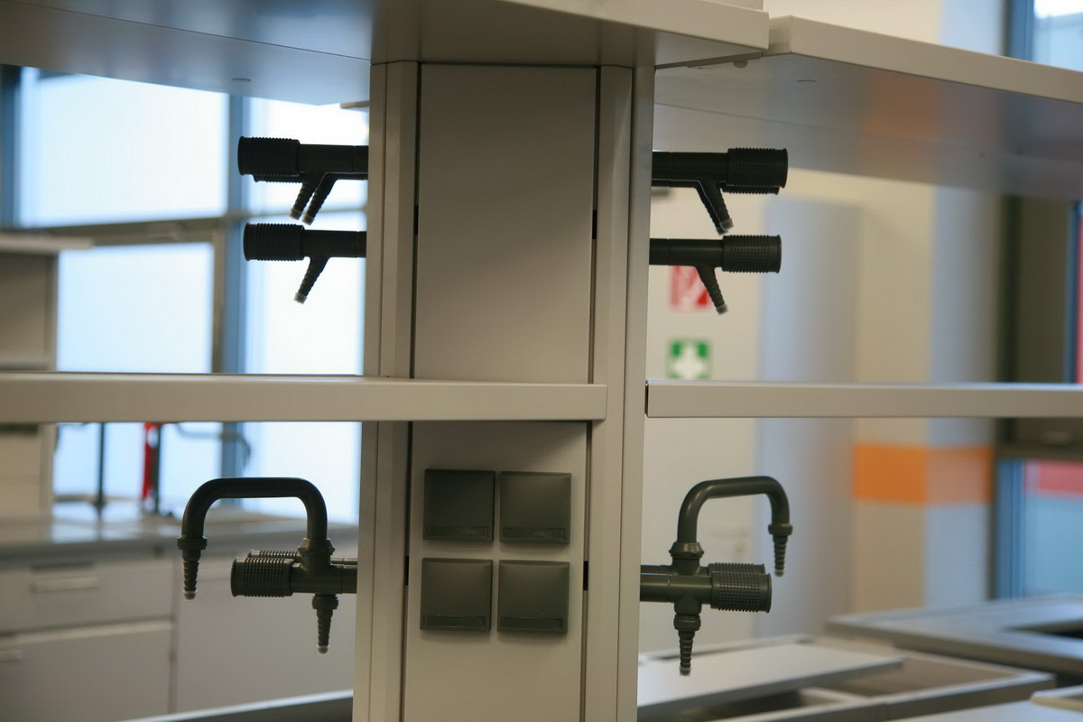 實(shí)驗(yàn)室水、電、氣配置